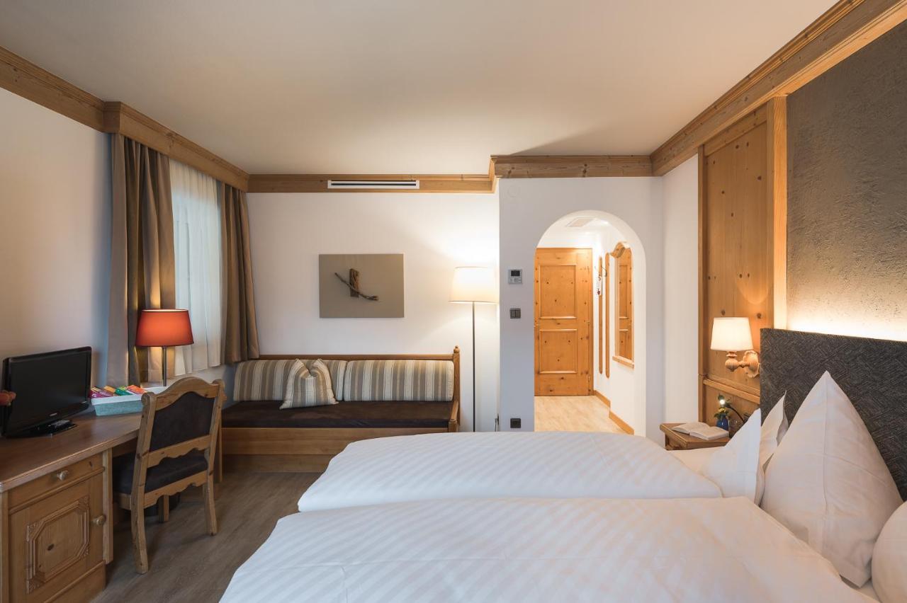 Hotel Alpenhof Tirolo Exteriör bild