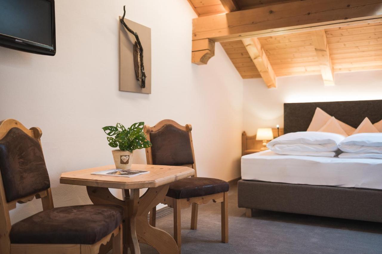 Hotel Alpenhof Tirolo Exteriör bild