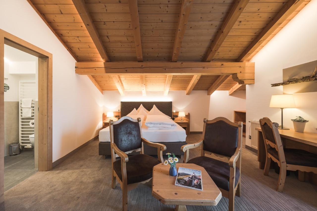 Hotel Alpenhof Tirolo Exteriör bild
