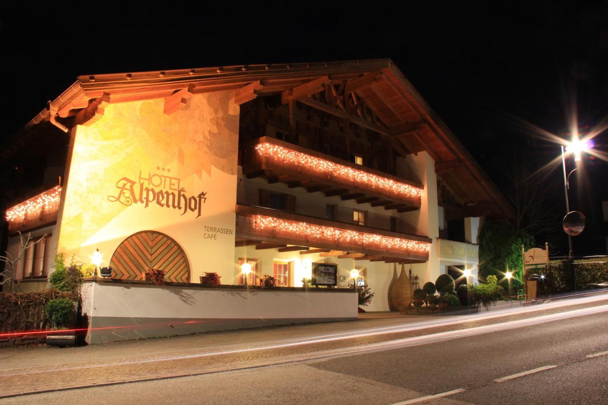 Hotel Alpenhof Tirolo Exteriör bild